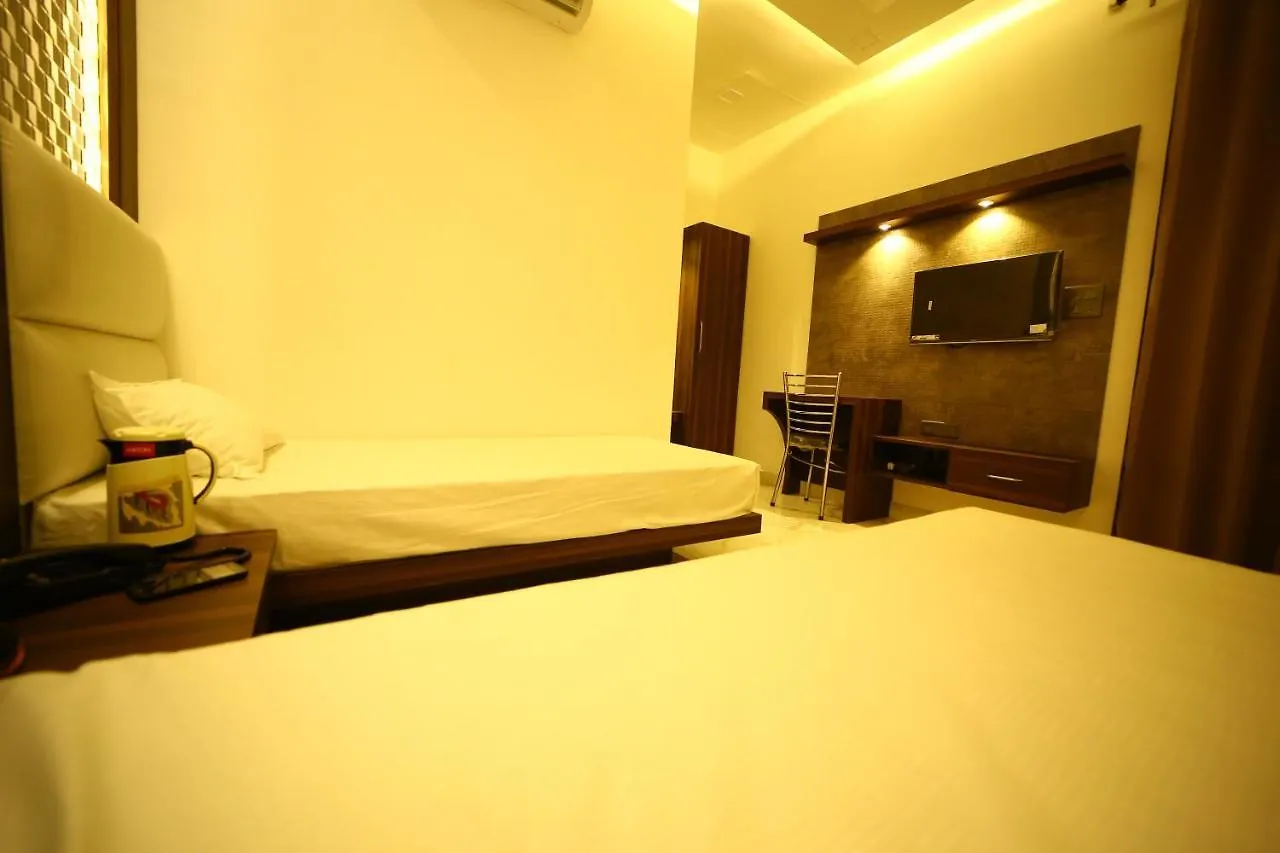 Hotel Byke Ride - Walkable From Agra Cantt Railway Station Πανσιόν